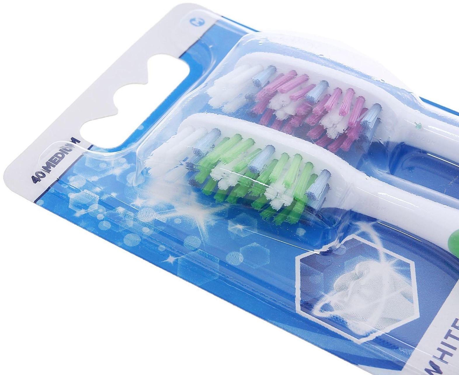 Зубная щетка Oral-B ProExpert 3D White 