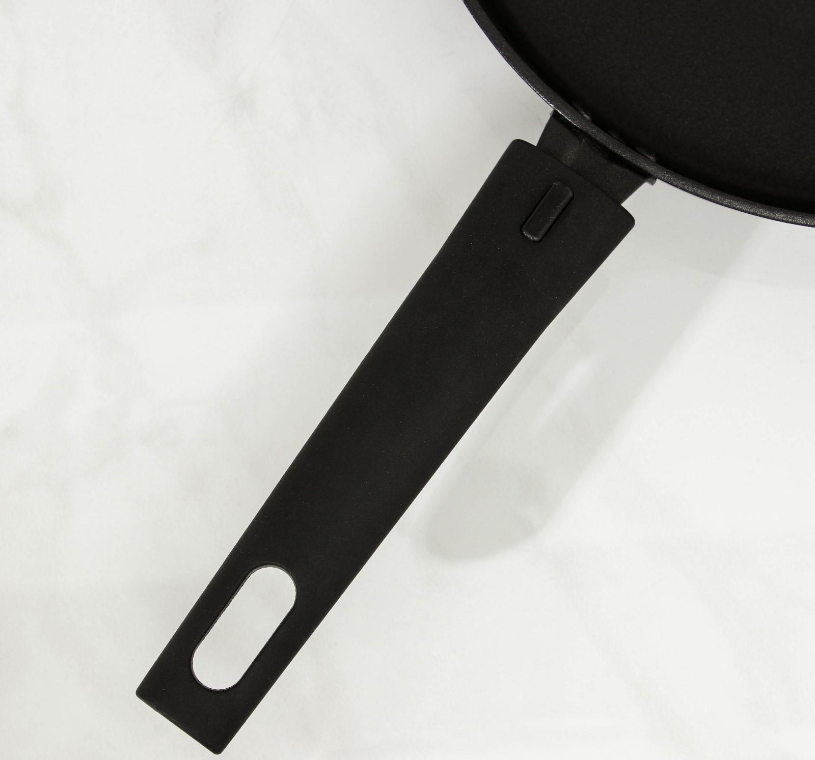 Сковорода «Дарья», d=30 см, съёмная ручка, антипригарное покрытие, цвет чёрный