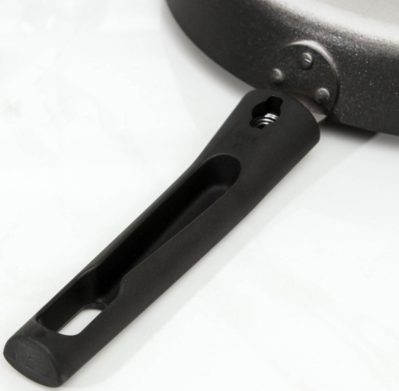 Сковорода «Дарья», d=30 см, съёмная ручка, антипригарное покрытие, цвет чёрный