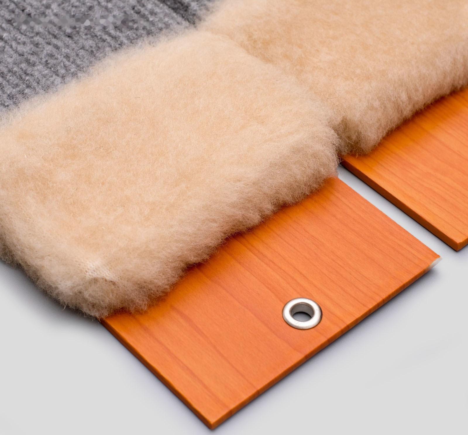 Когтеточка ковролиновая угловая, малая 45x10 см микс цветов