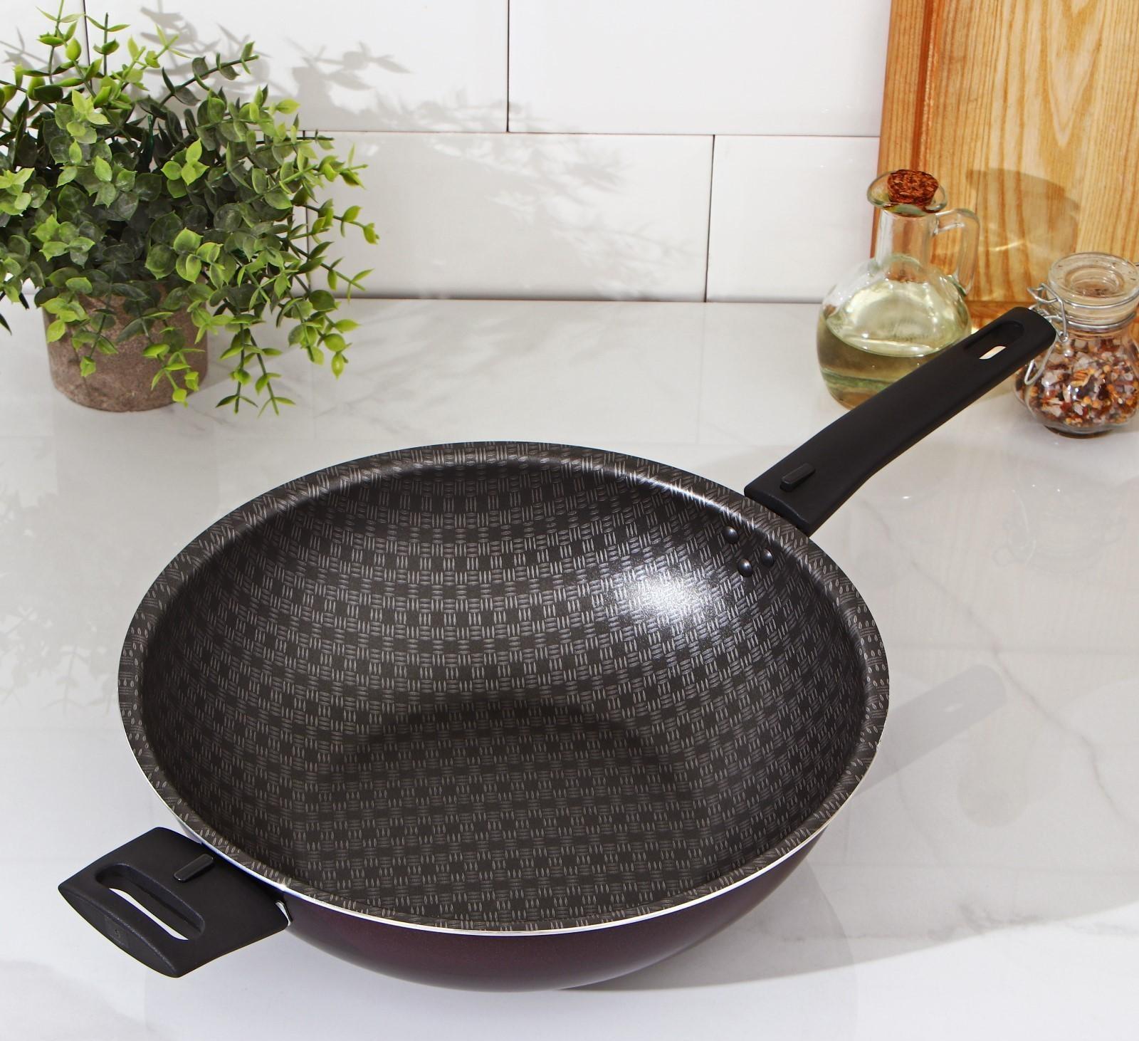 Сковорода ВОК «Хозяюшка», d=28 см, с 2 ручками, антипригарное покрытие, цвет бордовый