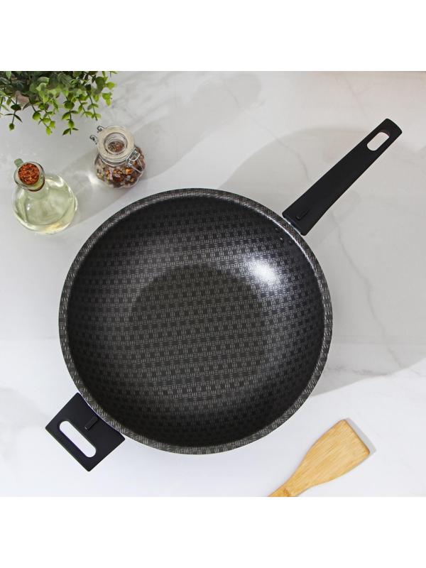 Сковорода ВОК «Хозяюшка», d=28 см, с 2 ручками, антипригарное покрытие, цвет бордовый