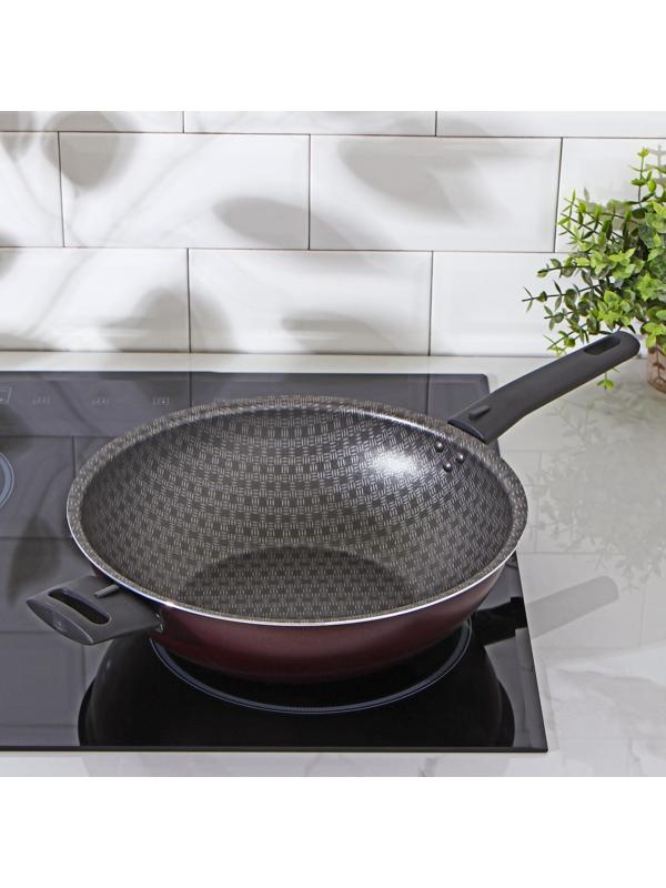 Сковорода ВОК «Хозяюшка», d=28 см, с 2 ручками, антипригарное покрытие, цвет бордовый