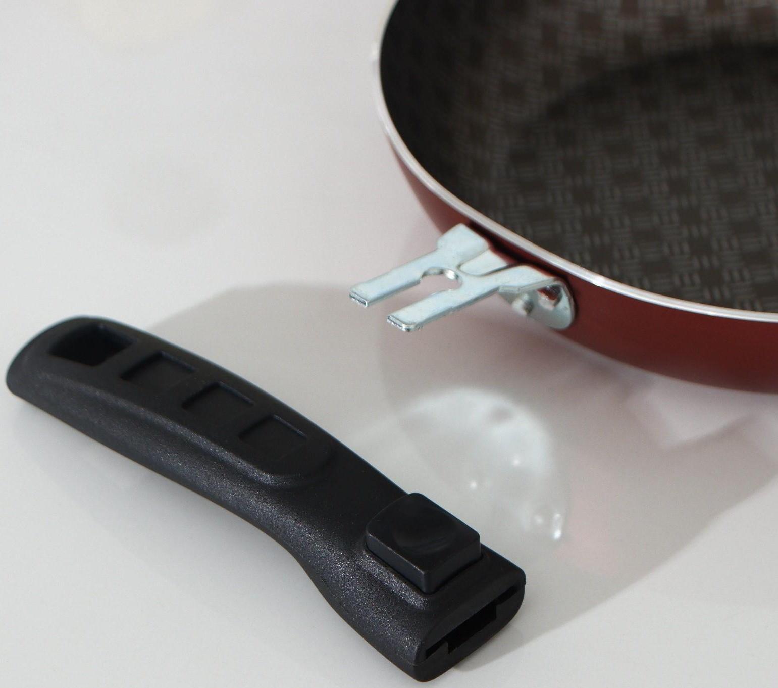 Сковорода «Хозяюшка», d=20 см, съёмная ручка, антипригарное покрытие, цвет бордовый