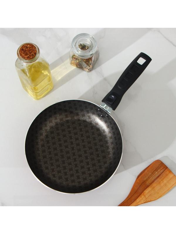 Сковорода «Хозяюшка», d=20 см, съёмная ручка, антипригарное покрытие, цвет бордовый