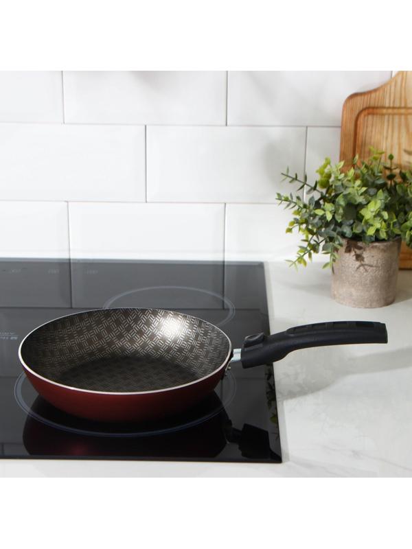 Сковорода «Хозяюшка», d=20 см, съёмная ручка, антипригарное покрытие, цвет бордовый