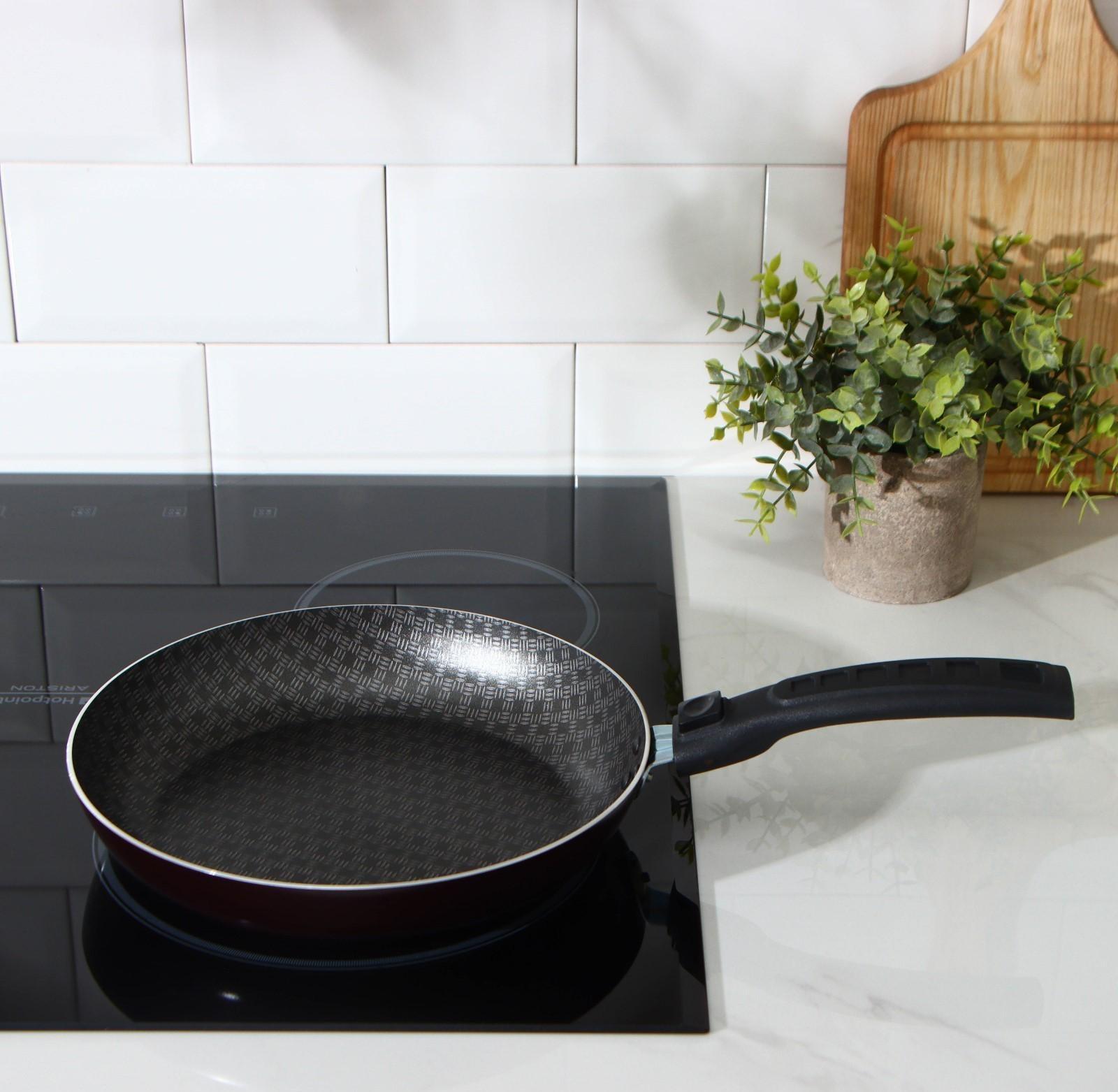 Сковорода «Хозяюшка», d=24 см, съёмная ручка, антипригарное покрытие, цвет бордовый