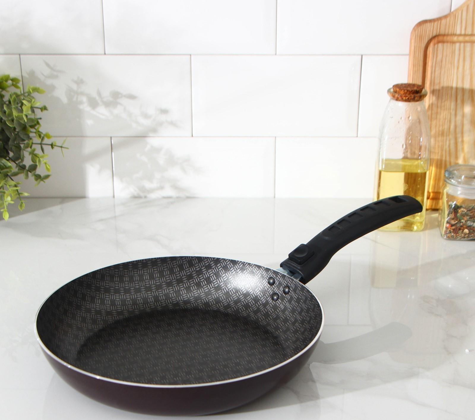 Сковорода «Хозяюшка», d=24 см, съёмная ручка, антипригарное покрытие, цвет бордовый