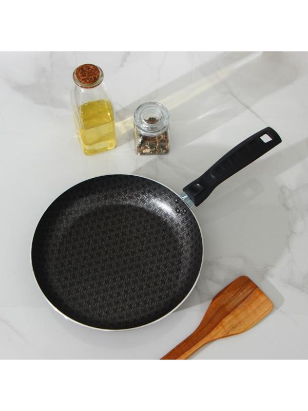 Сковорода «Хозяюшка», d=24 см, съёмная ручка, антипригарное покрытие, цвет бордовый