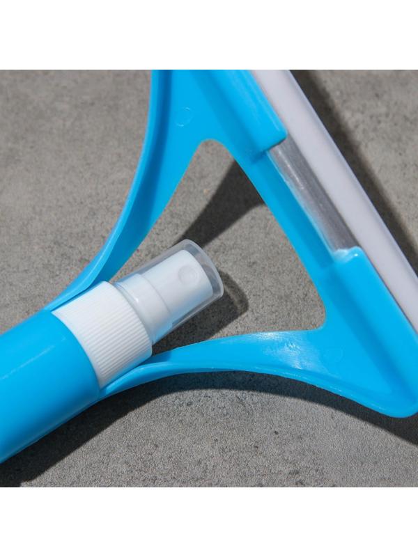 Водосгон с пульверизатором, 30×30 см, цвет МИКС