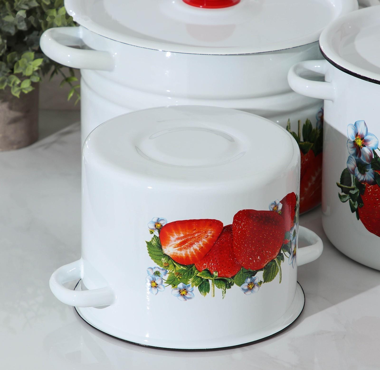 Набор кастрюль «Клубника садовая», 3 предмета: 3,5 л, 5,5 л, 8 л, эмалированные крышки, индукция, цвет белый