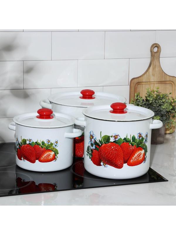 Набор кастрюль «Клубника садовая», 3 предмета: 3,5 л, 5,5 л, 8 л, эмалированные крышки, индукция, цвет белый
