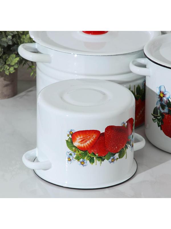 Набор кастрюль «Клубника садовая», 3 предмета: 3,5 л, 5,5 л, 8 л, эмалированные крышки, индукция, цвет белый