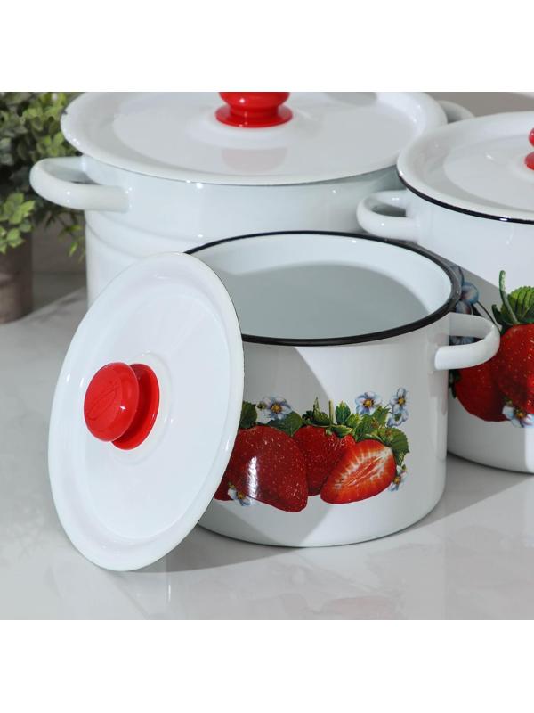Набор кастрюль «Клубника садовая», 3 предмета: 3,5 л, 5,5 л, 8 л, эмалированные крышки, индукция, цвет белый