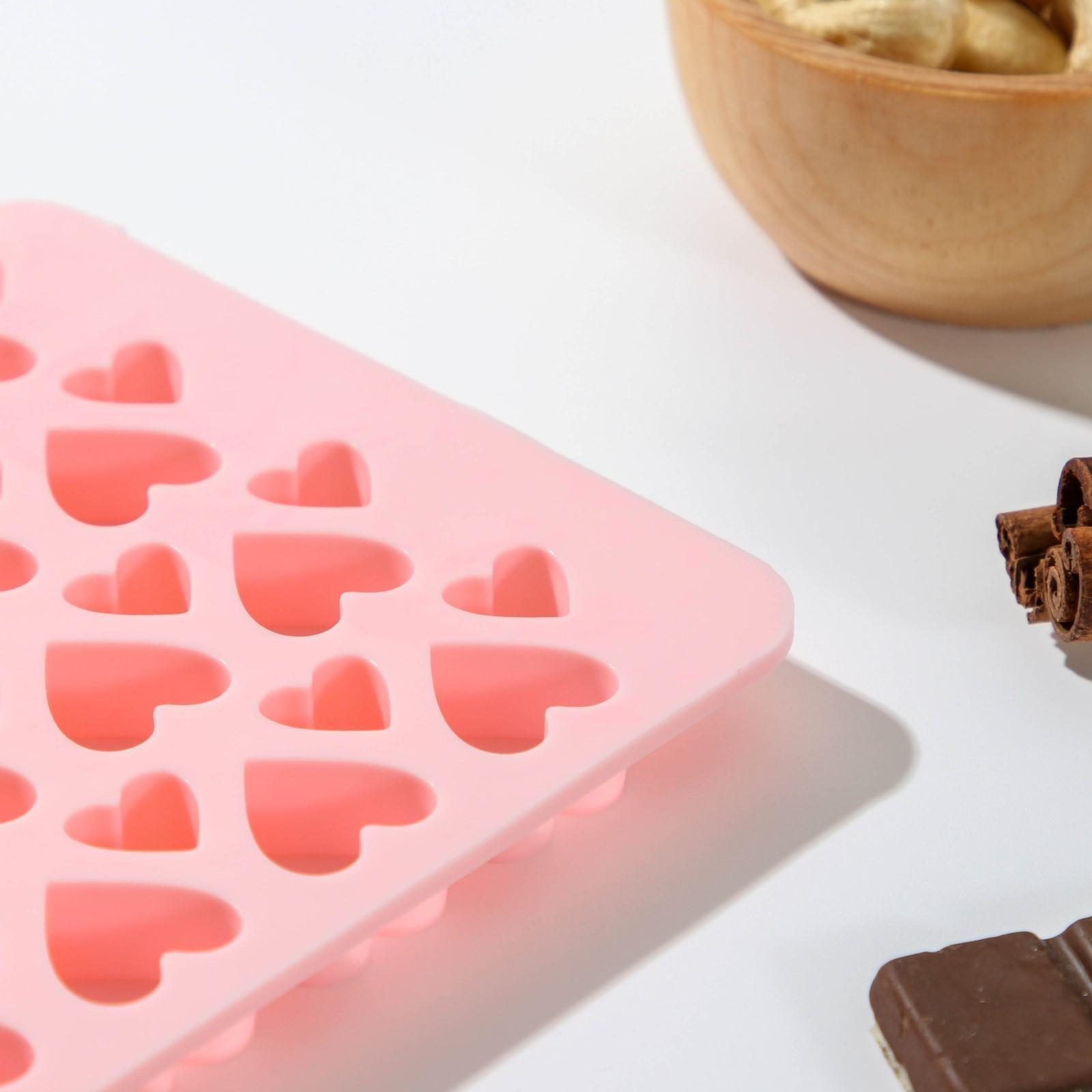 Форма для льда и кондитерских украшений Доляна «Сердечки», 19,5×11,5 см, 56 ячеек, цвет МИКС