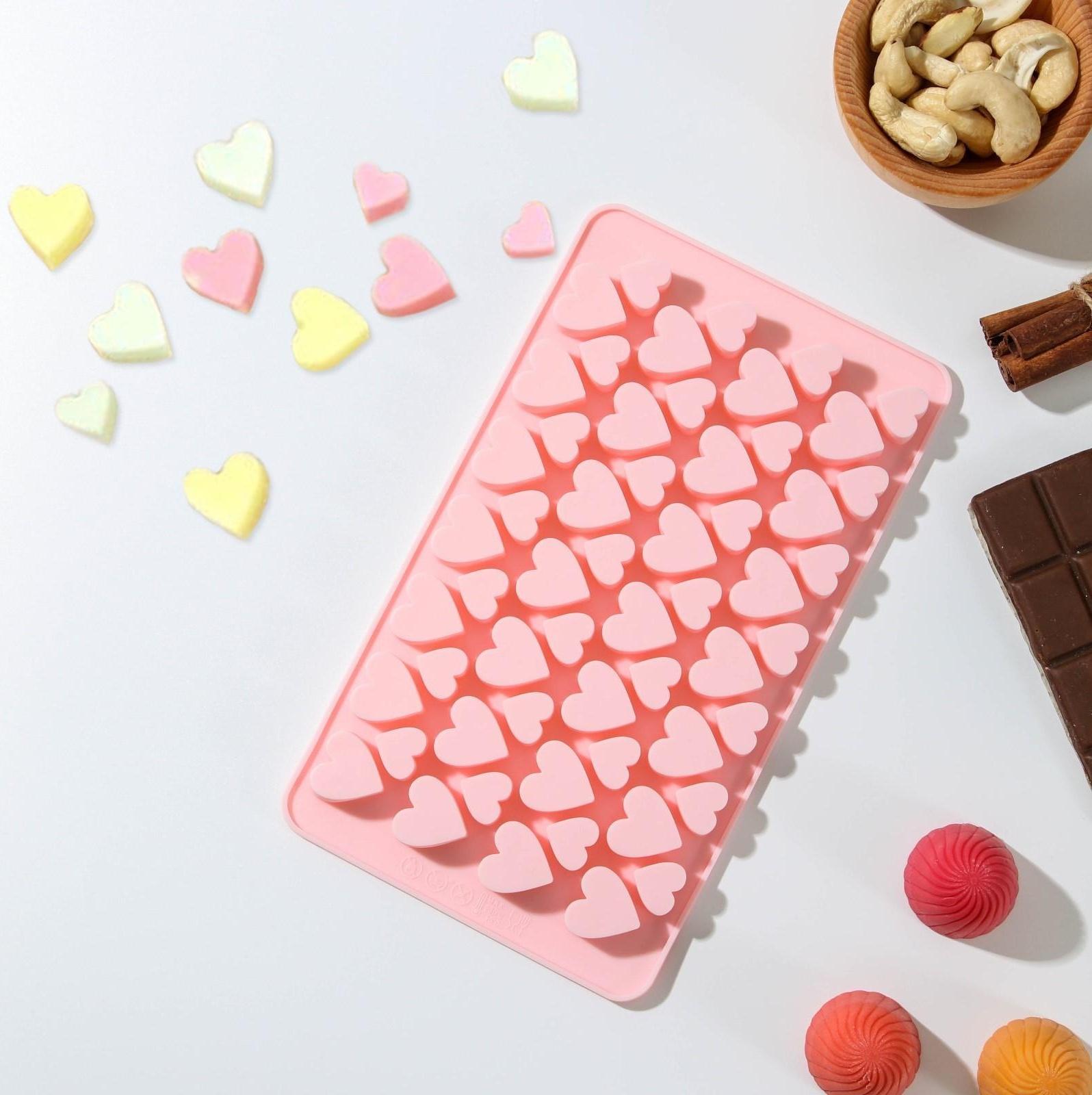 Форма для льда и кондитерских украшений Доляна «Сердечки», 19,5×11,5 см, 56 ячеек, цвет МИКС