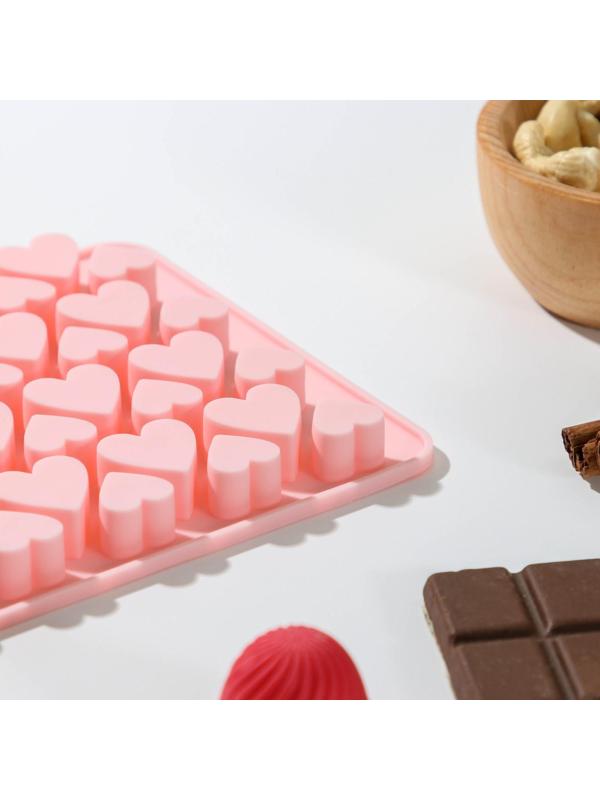 Форма для льда и кондитерских украшений Доляна «Сердечки», 19,5×11,5 см, 56 ячеек, цвет МИКС