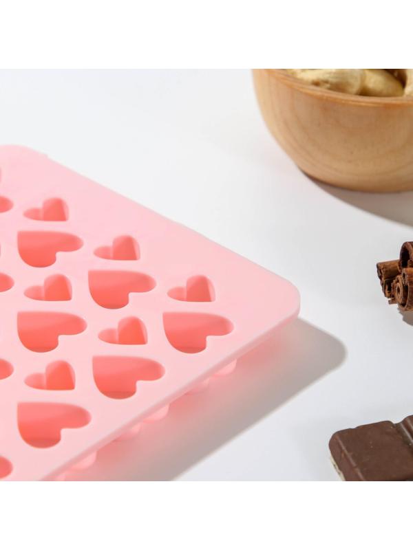 Форма для льда и кондитерских украшений Доляна «Сердечки», 19,5×11,5 см, 56 ячеек, цвет МИКС