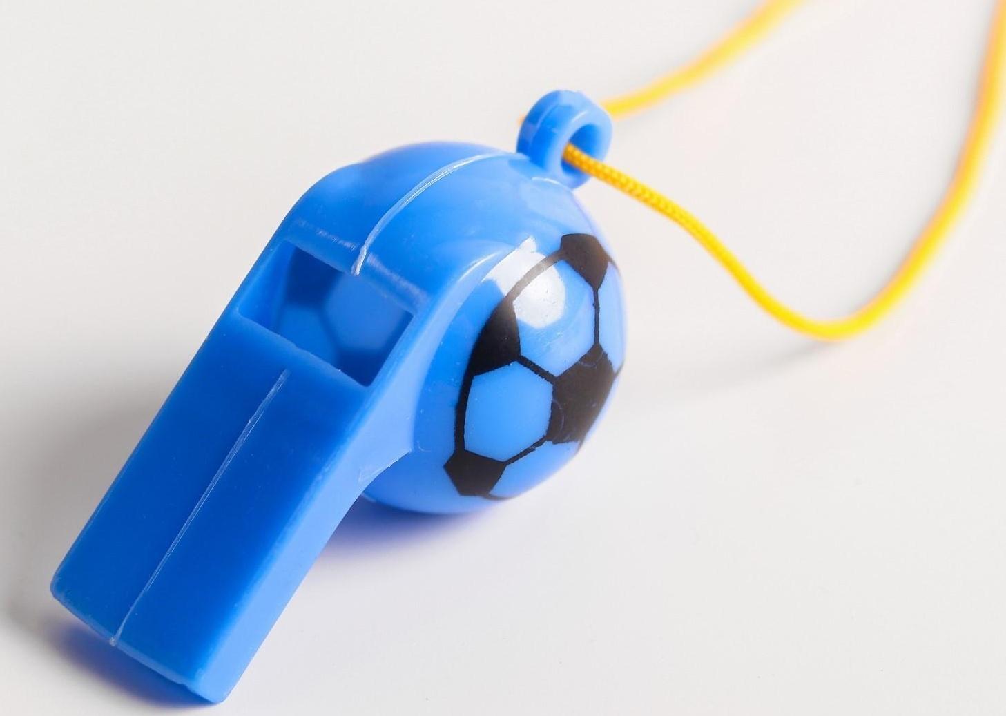 Свисток «Футбол» с веревочкой, цвета МИКС