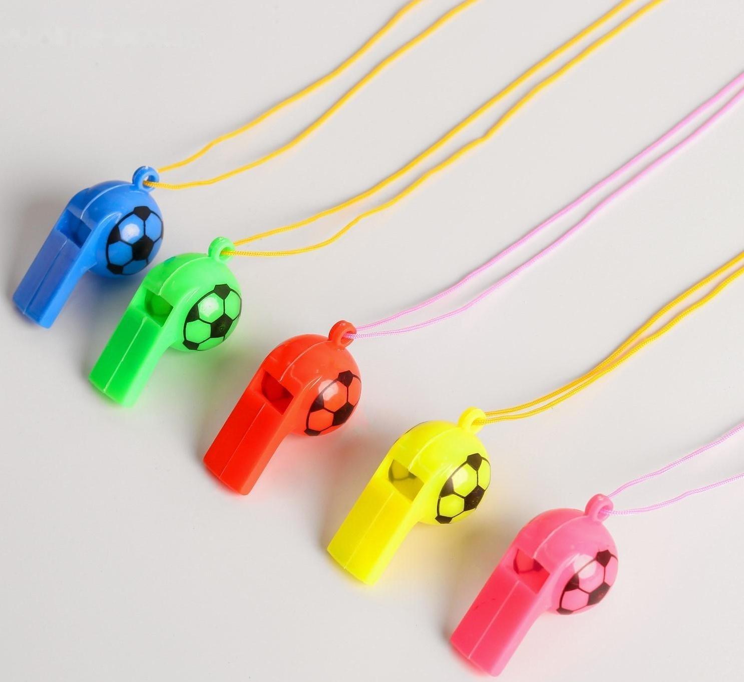 Свисток «Футбол» с веревочкой, цвета МИКС