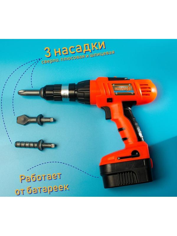 Шуруповёрт + 3 насадки, работает от батареек