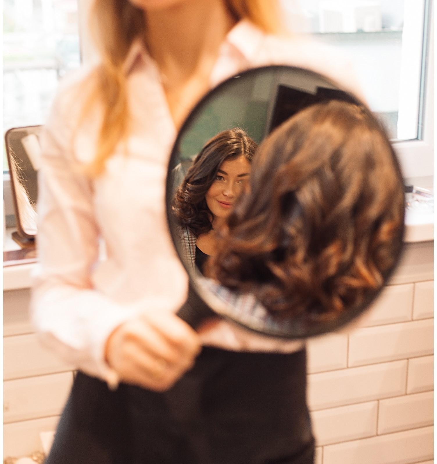 Зеркало с ручкой, d зеркальной поверхности 24,5 см, цвет чёрный