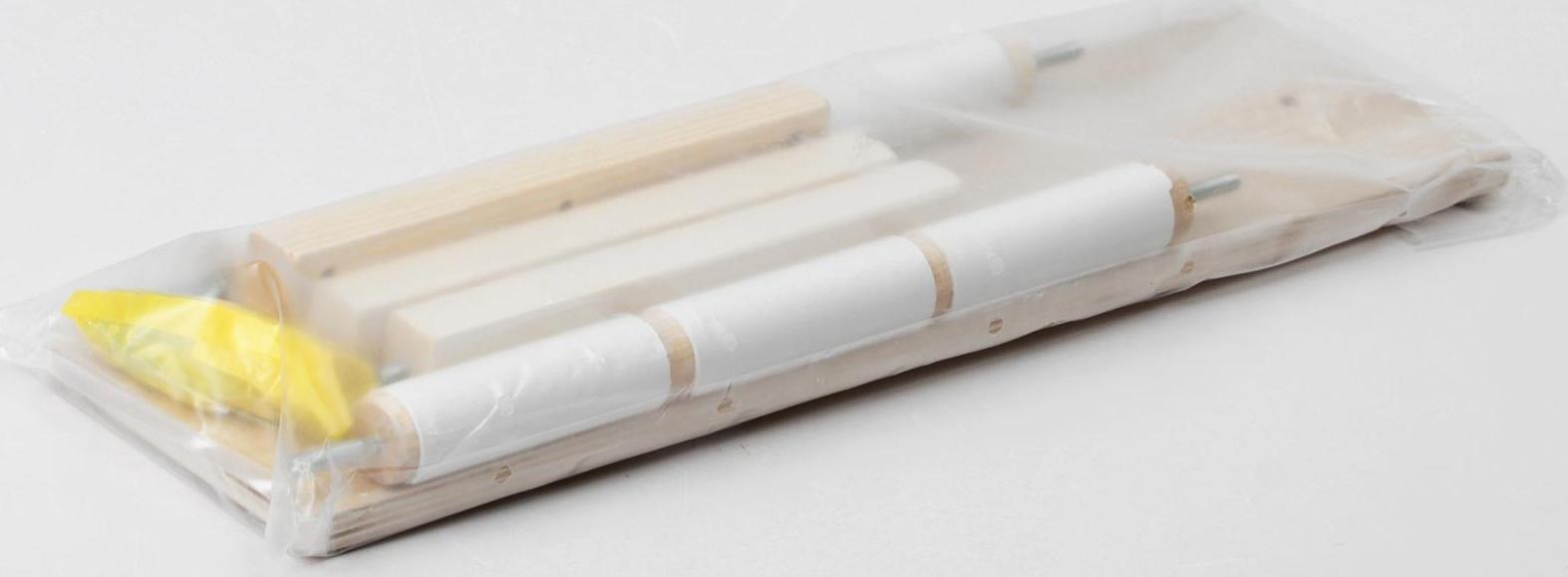 Пяльцы-рамка для вышивания, 20 × 30 см, с подставкой, цвет светлое дерево