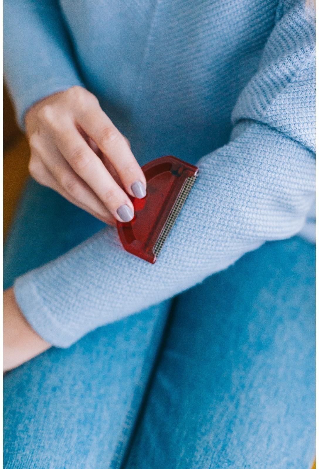 Щётка для удаления катышков, 7,5 × 4,5 × 0,5 см, цвет МИКС