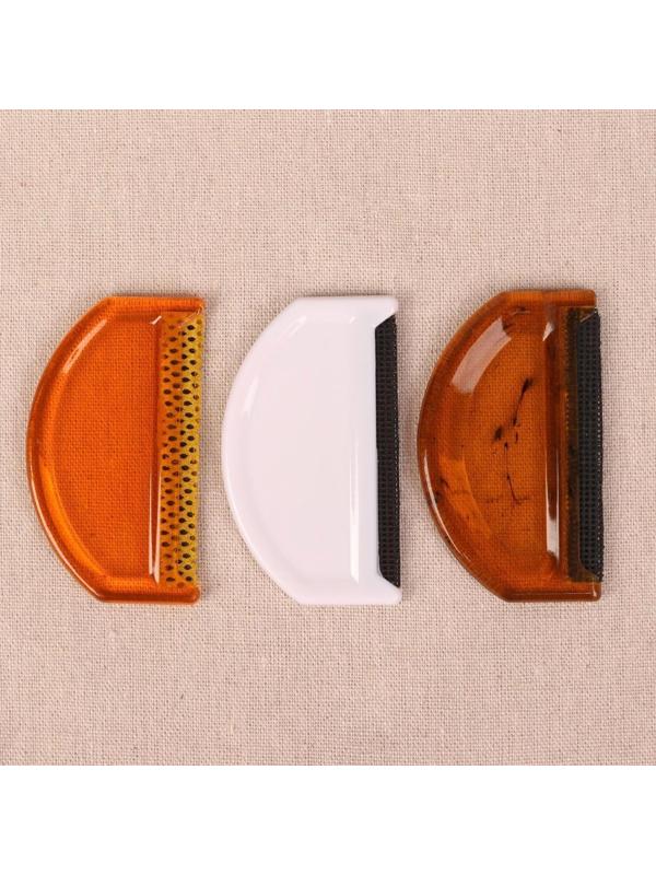 Щётка для удаления катышков, 7,5 × 4,5 × 0,5 см, цвет МИКС