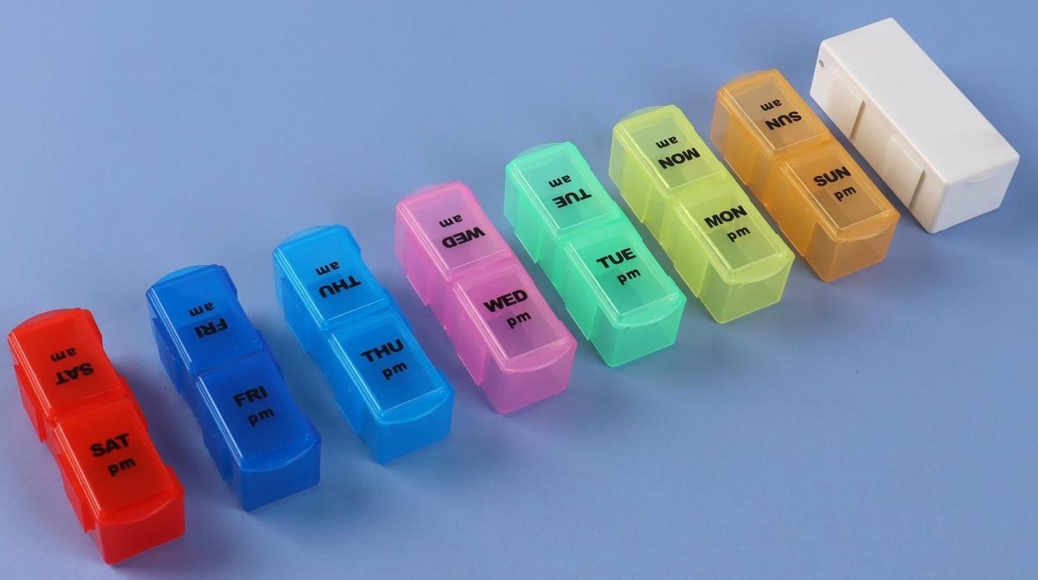 Таблетница-органайзер «Неделька», с таблеторезкой, утро/вечер, 7 контейнеров по 2 секции, разноцветная