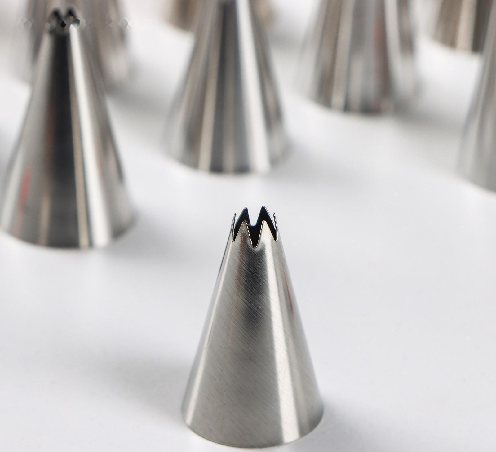 Набор насадок кондитерских Доляна, 24 шт, d=1,5 см, адаптер, насадки в ассортименте