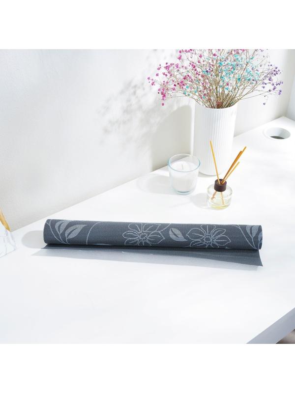 Коврик противоскользящий Доляна «Вьющиеся цветы», 45×100 см, цвет серый