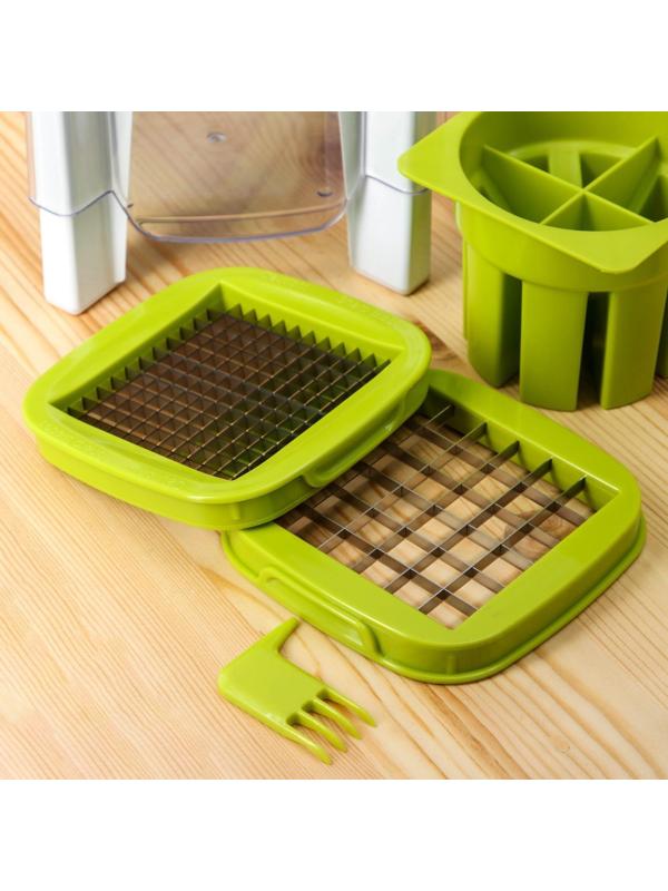 Овощерезка универсальная с контейнером Доляна, 3 сменные насадки и пушер, 14,5×14,5×21 см, цвет бело-зелёный