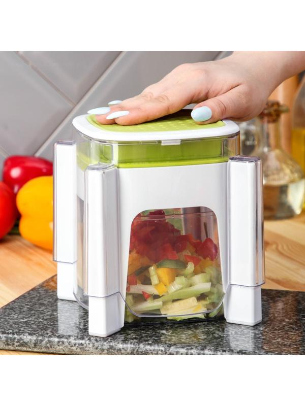Овощерезка универсальная с контейнером Доляна, 3 сменные насадки и пушер, 14,5×14,5×21 см, цвет бело-зелёный