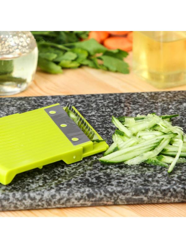 Овощерезка-шинковка Доляна со сменными насадками и контейнером, 6 насадок, 14×12,5×38,1 см, цвет белый, зелёный