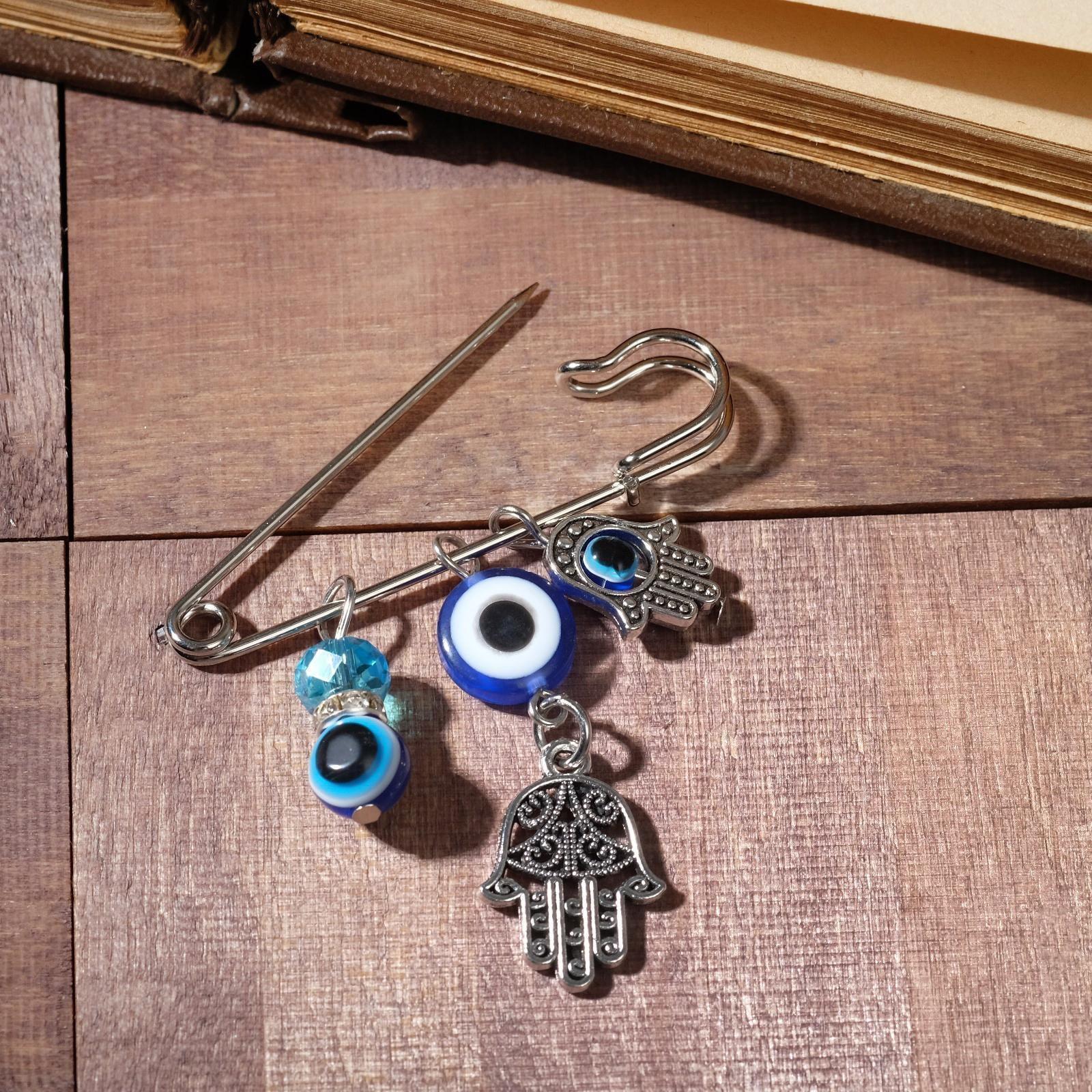 Булавка-оберег 3 подвески 