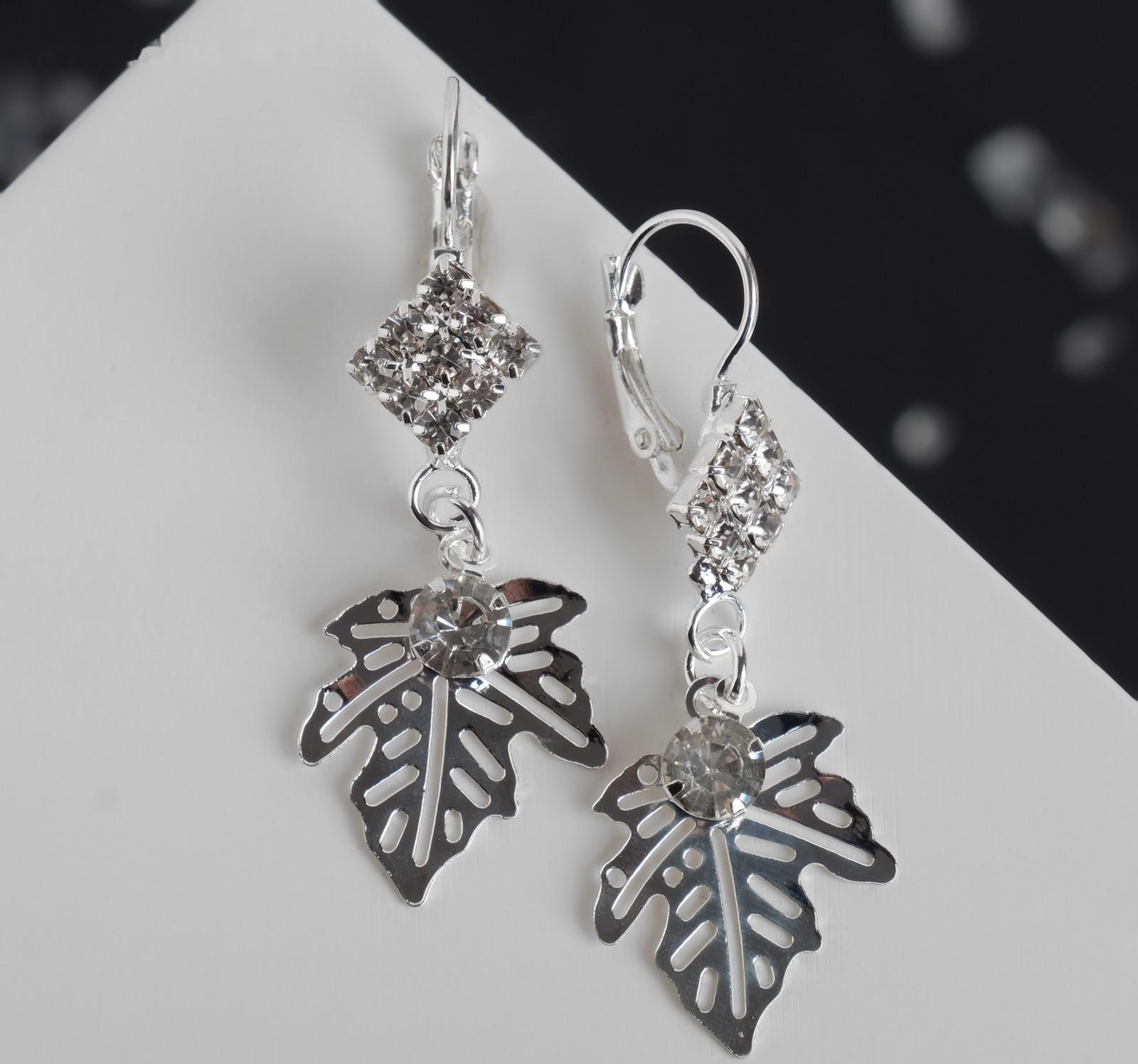 Серьги со стразами 