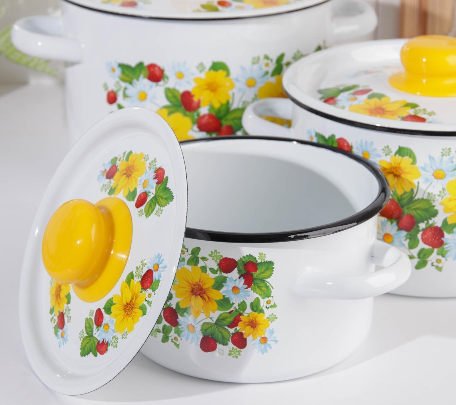 Набор кастрюль «Земляника», 3 предмета: 1,5 л, 2,9 л, 4,5 л, эмалированные крышки, индукция, цвет белый