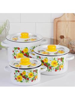 Набор кастрюль «Земляника», 3 предмета: 1,5 л, 2,9 л, 4,5 л, эмалированные крышки, индукция, цвет белый