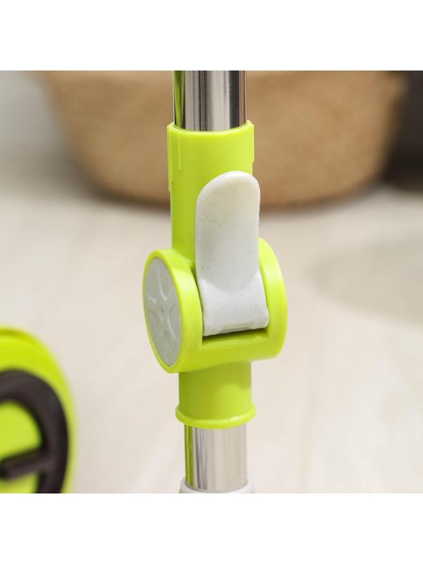 Набор для уборки: ведро на колёсиках с металлической центрифугой 18 л, швабра, запасная насадка из микрофибры, 2 дозатора, цвет МИКС