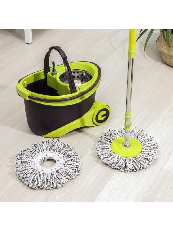 Набор для уборки: ведро на колёсиках с металлической центрифугой 18 л, швабра, запасная насадка из микрофибры, 2 дозатора, цвет МИКС