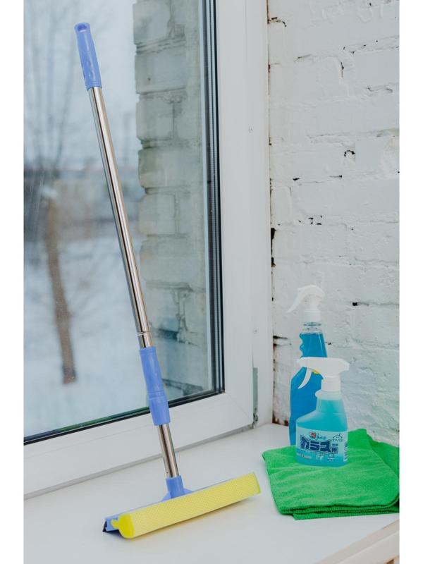 Окномойка с телескопической стальной ручкой и сгоном Доляна, 25×7×77(108) см, поролон