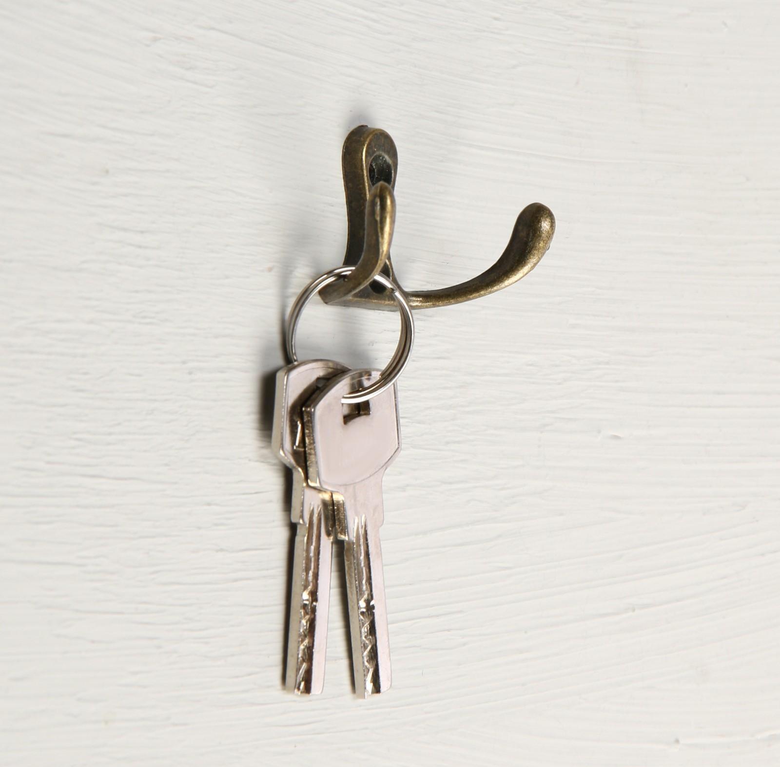 Крючок мебельный KM206AB, двухрожковый, цвет бронза