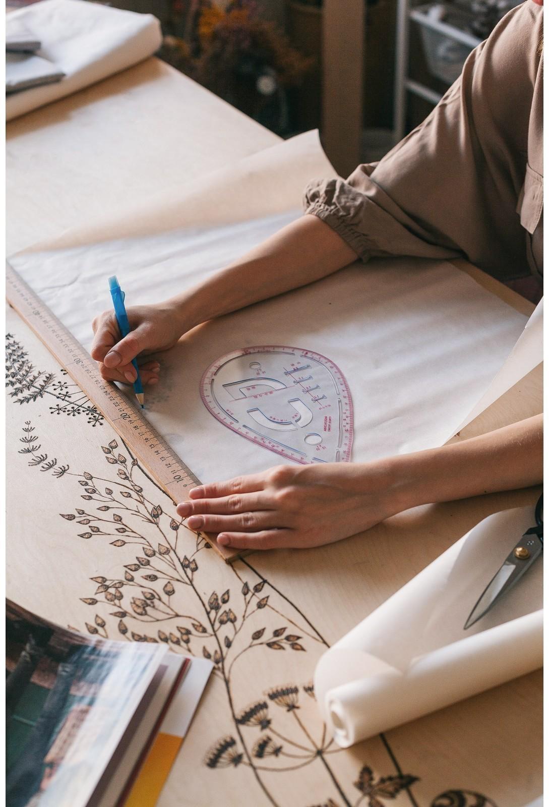 Лекало портновское метрическое «Капля», с проймой, 20,5 × 13,3 см, толщина 0,5 мм, цвет прозрачный