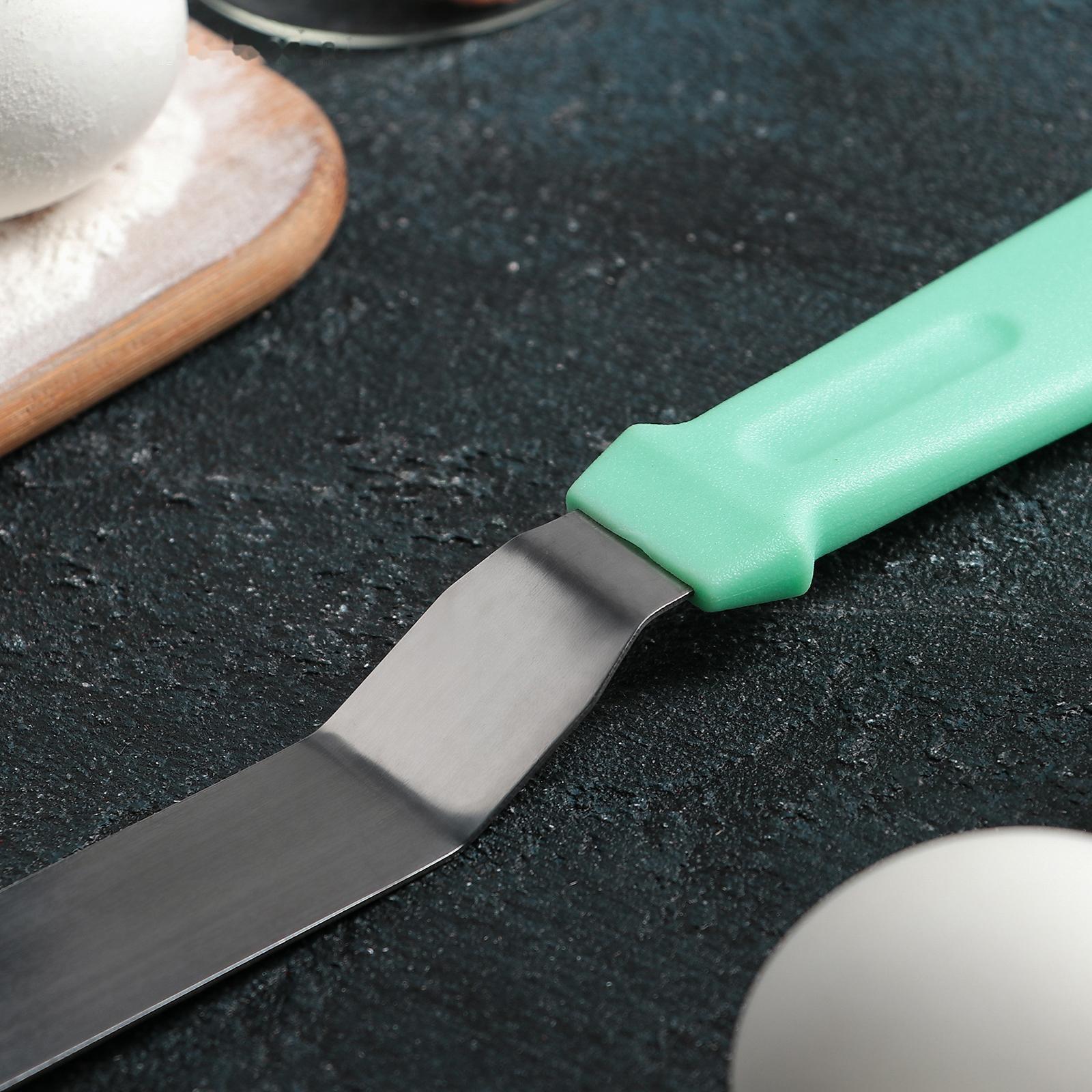 Лопатка-палетка с пластиковой ручкой, изогнутая, 27 см, цвет МИКС