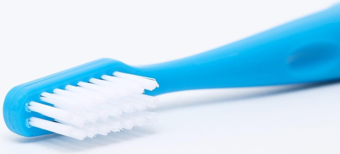 Зубная паста Silcamed со вкусом Яблока + зубная щетка, 1 шт