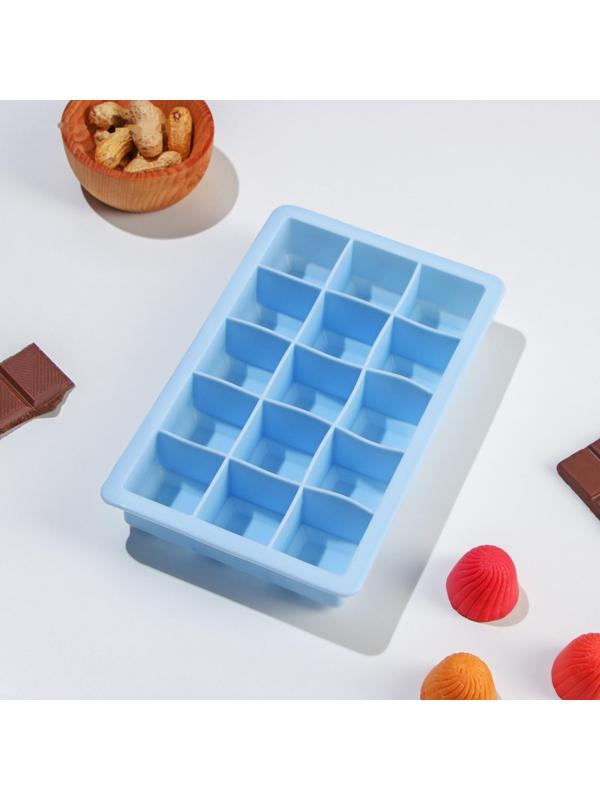 Форма для льда и кондитерских украшений Доляна «Кубик», 11,7×18,7×3 см, 15 ячеек, 3,4×3,4 см, цвет голубой