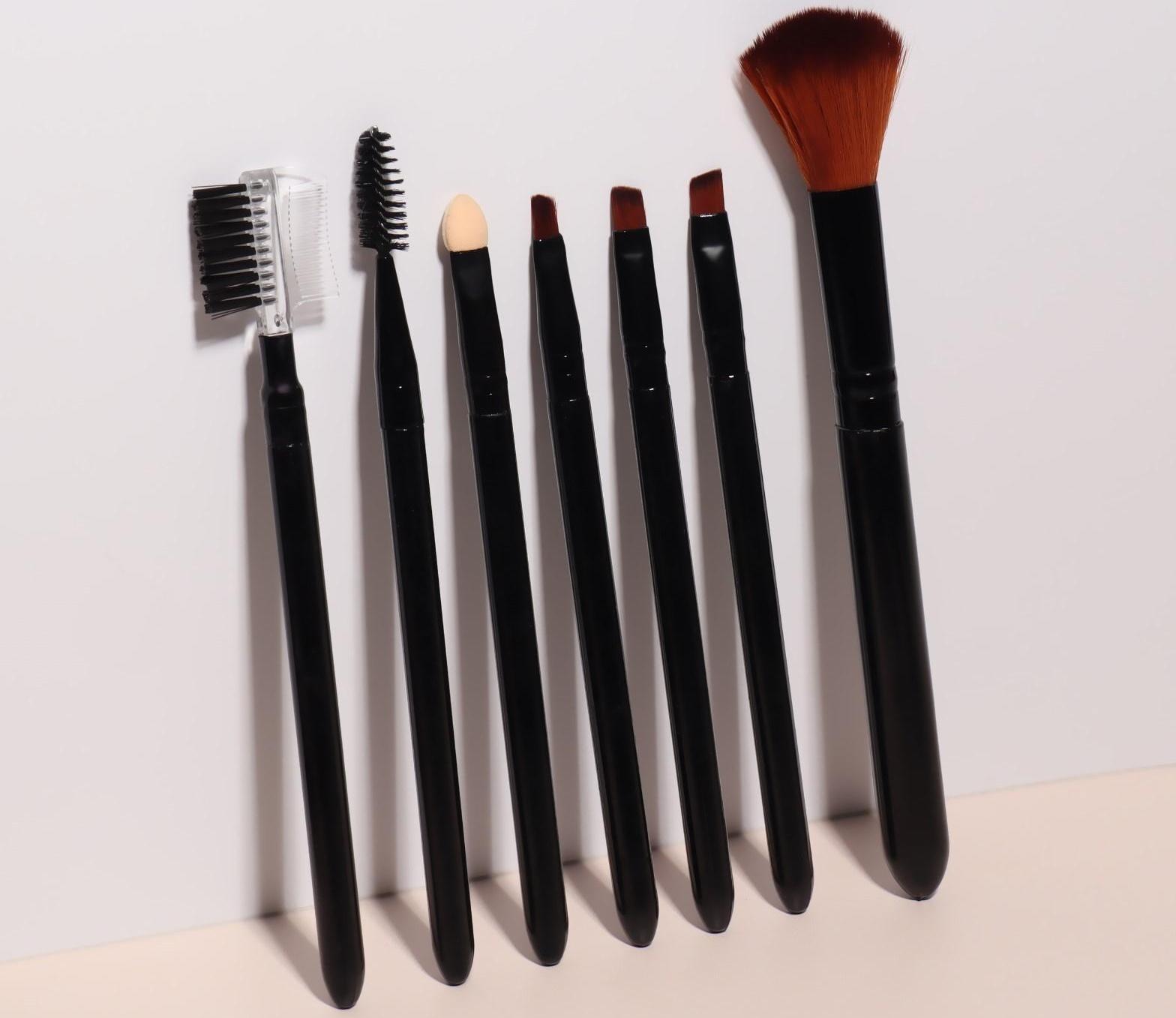 Набор кистей для макияжа, 7 предметов, цвет чёрный
