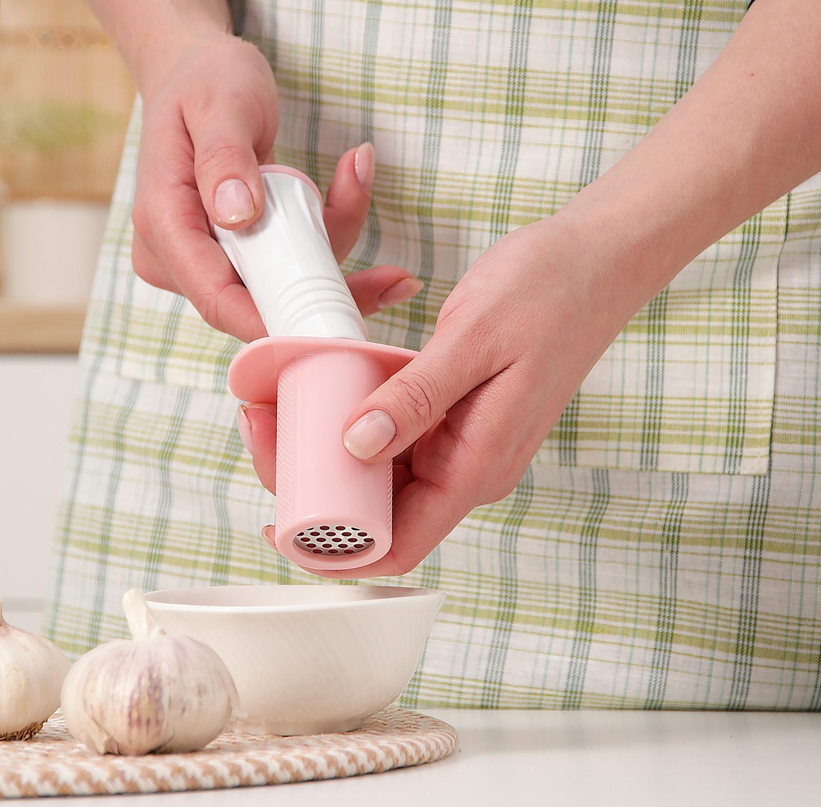 Пресс для чеснока Доляна «Конус», 11 см, цвет МИКС
