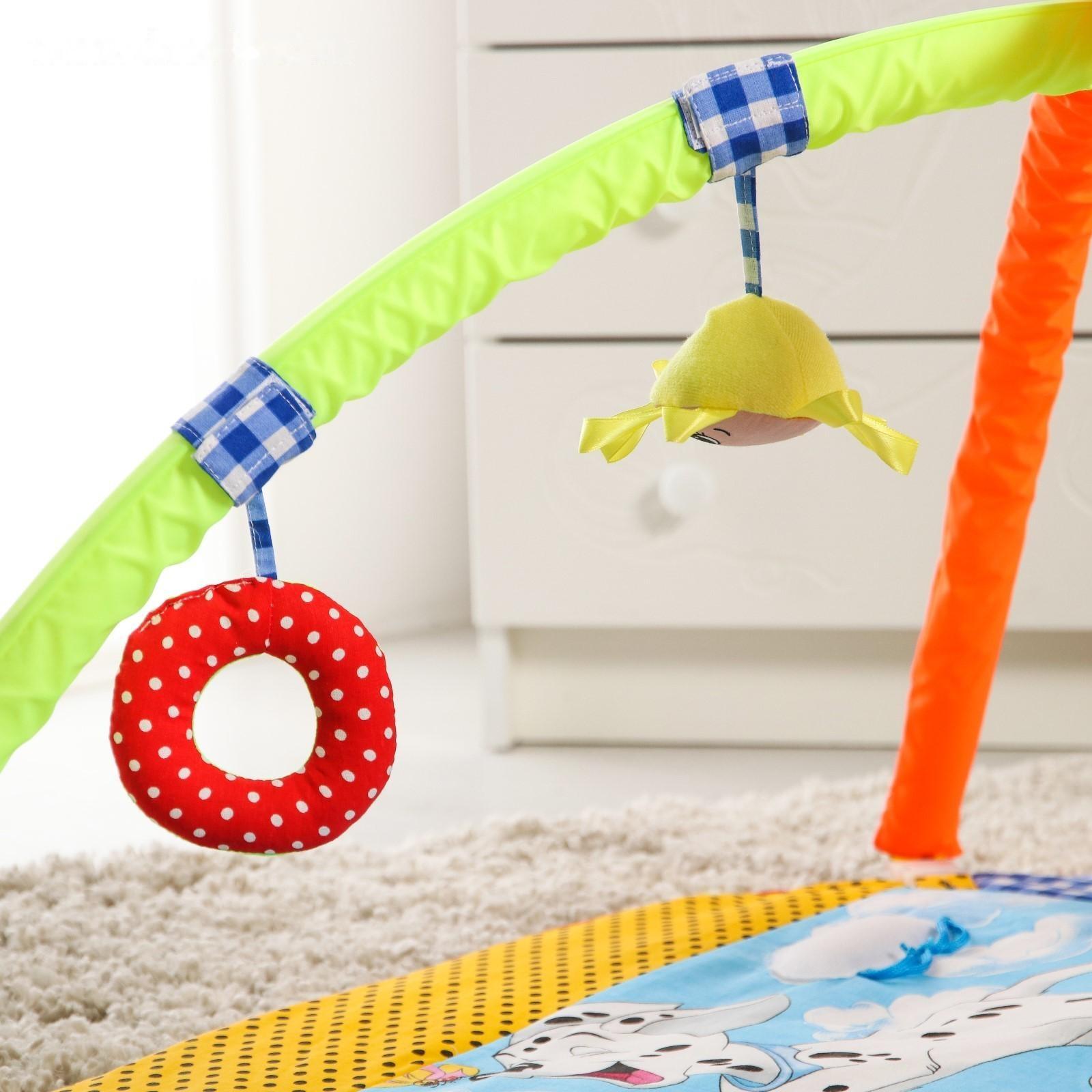 Коврик развивающий с дугами «Далматинцы» для мальчика, 4 игрушки, р-р 100×87х0,5 см.